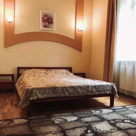 Apartament-Minihotel Elpida ลวีฟ ภายนอก รูปภาพ