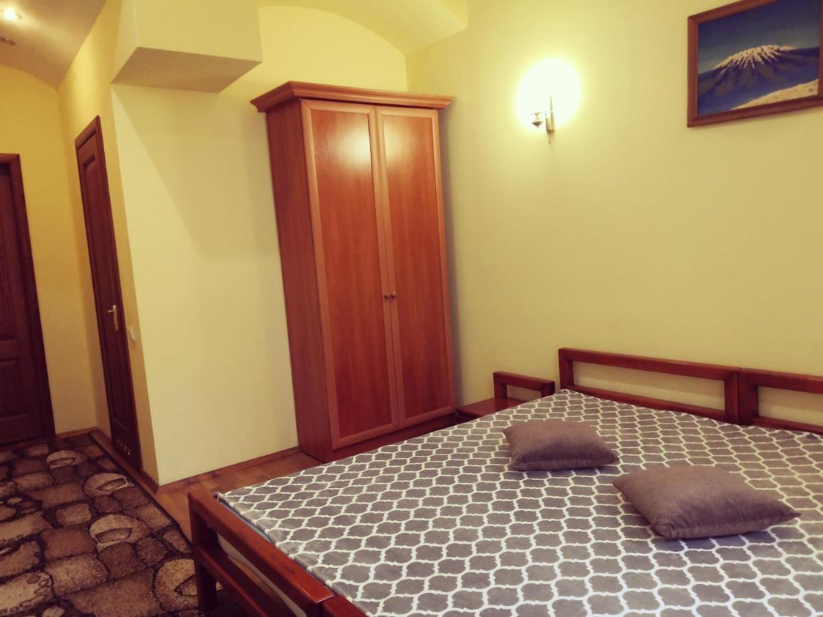 Apartament-Minihotel Elpida ลวีฟ ภายนอก รูปภาพ