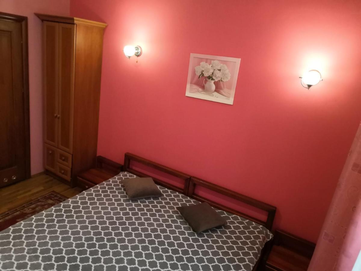 Apartament-Minihotel Elpida ลวีฟ ภายนอก รูปภาพ