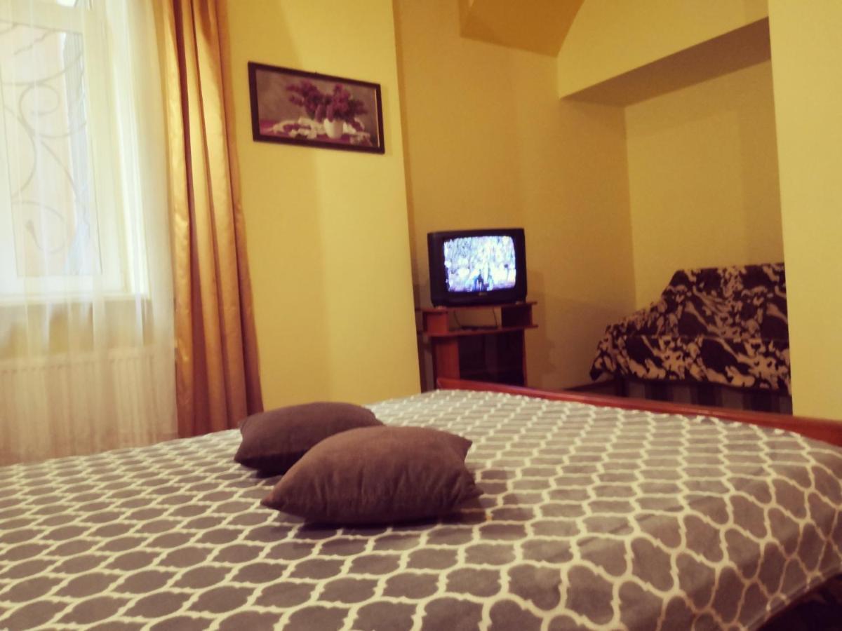 Apartament-Minihotel Elpida ลวีฟ ภายนอก รูปภาพ