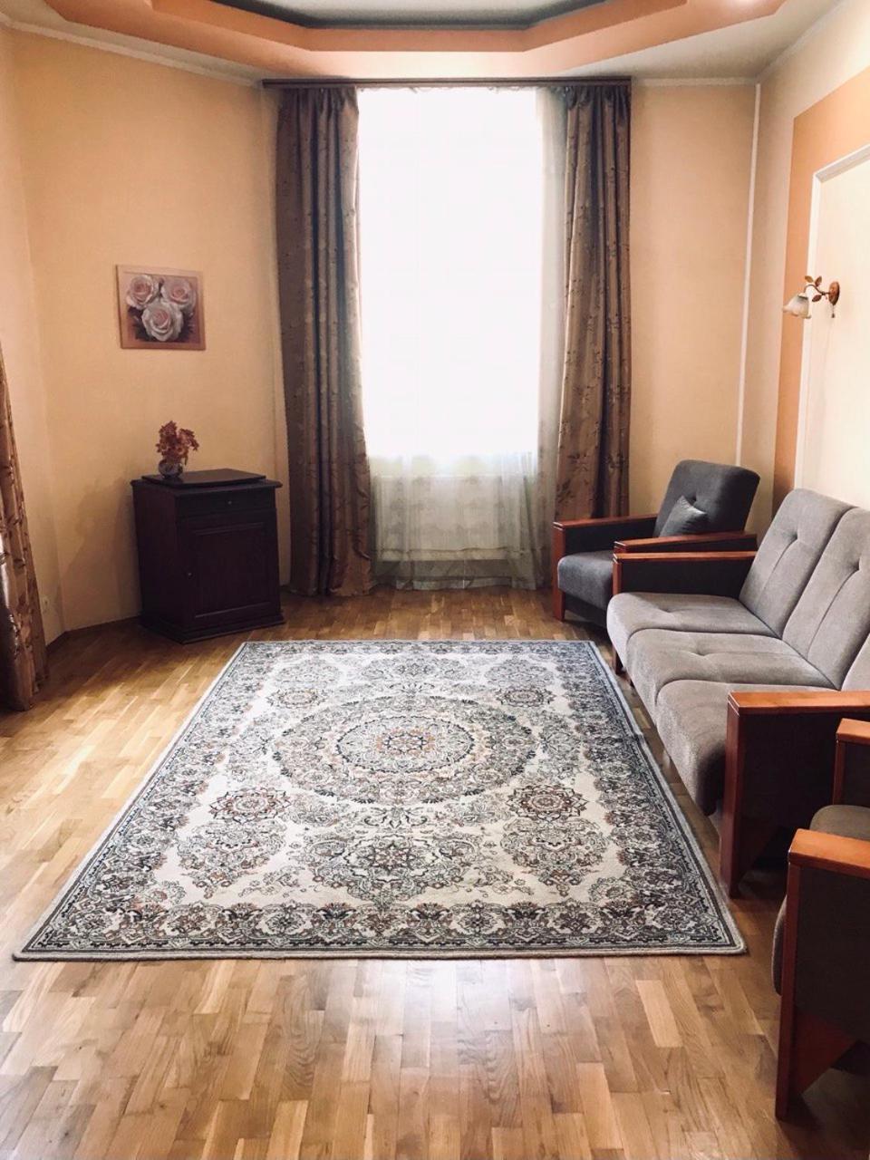 Apartament-Minihotel Elpida ลวีฟ ภายนอก รูปภาพ