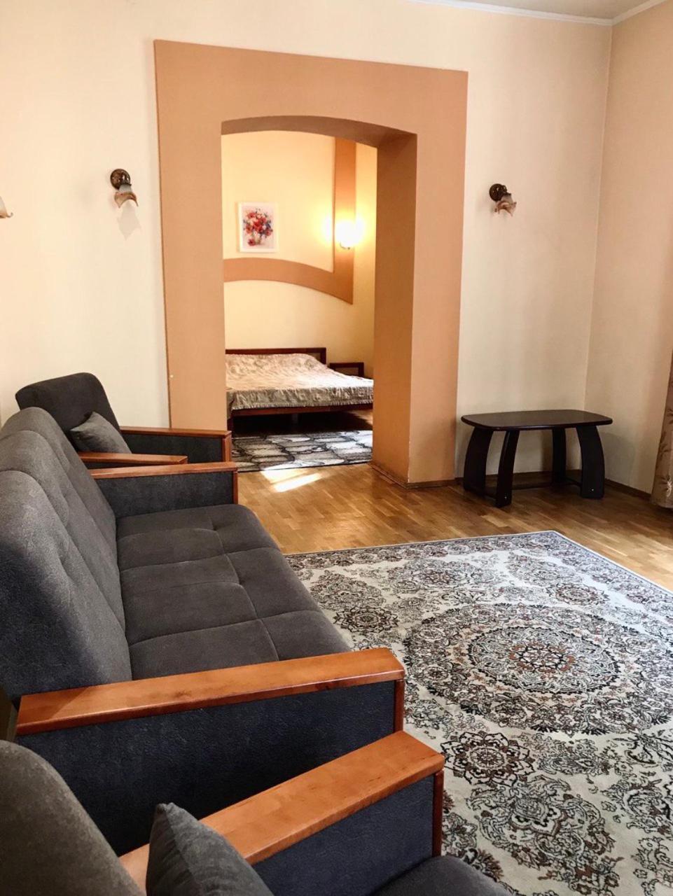 Apartament-Minihotel Elpida ลวีฟ ภายนอก รูปภาพ