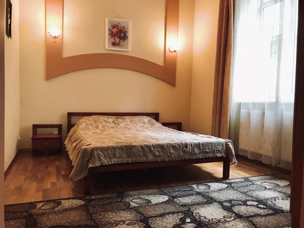 Apartament-Minihotel Elpida ลวีฟ ภายนอก รูปภาพ